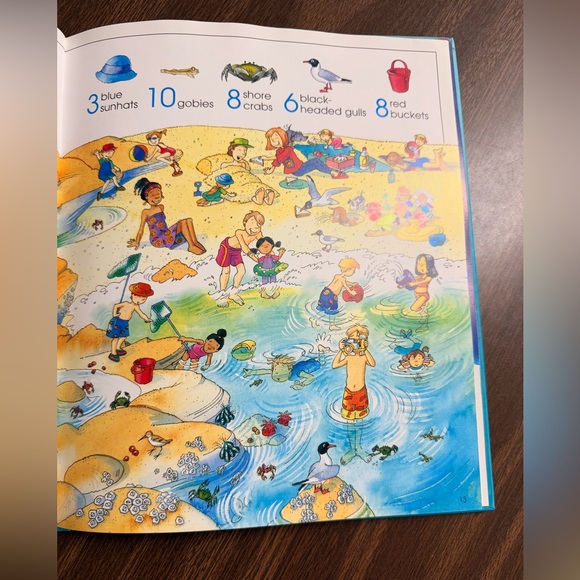 Usborne 1001 Things to Spot in the Sea Book - Picture 2 of 5